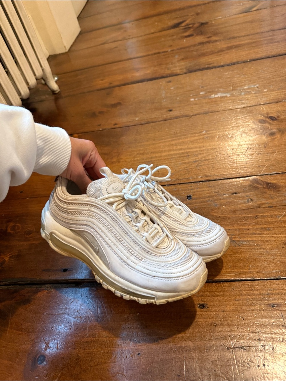Nike White Athletic Sneakers - Classic Wave Design